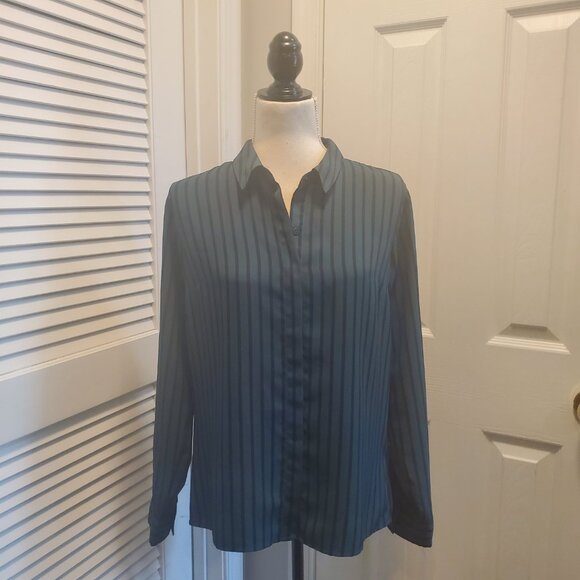 Express Button Down Blouse - Size M - Picture 2 of 3